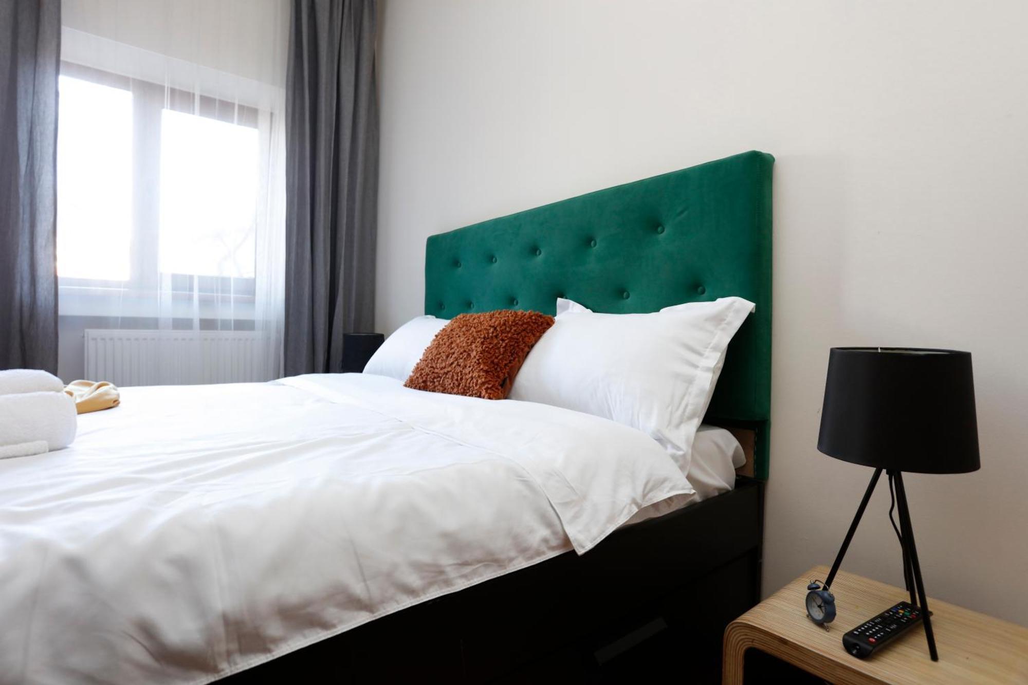 Peaceful Getaway - Generous 3-Bedroom Sanctuary - Close To Historic Old Town בוקרשט מראה חיצוני תמונה
