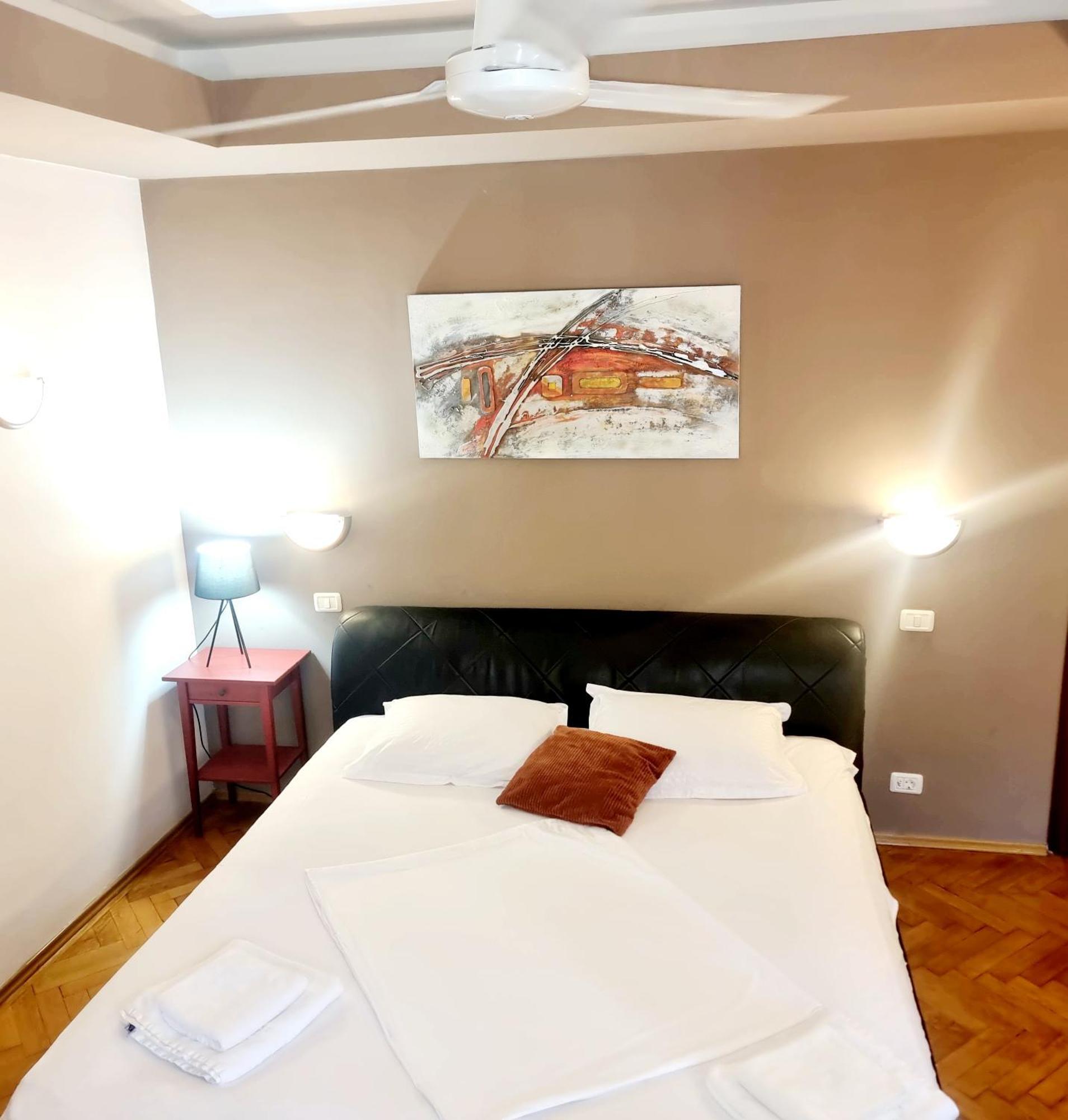 Peaceful Getaway - Generous 3-Bedroom Sanctuary - Close To Historic Old Town בוקרשט מראה חיצוני תמונה