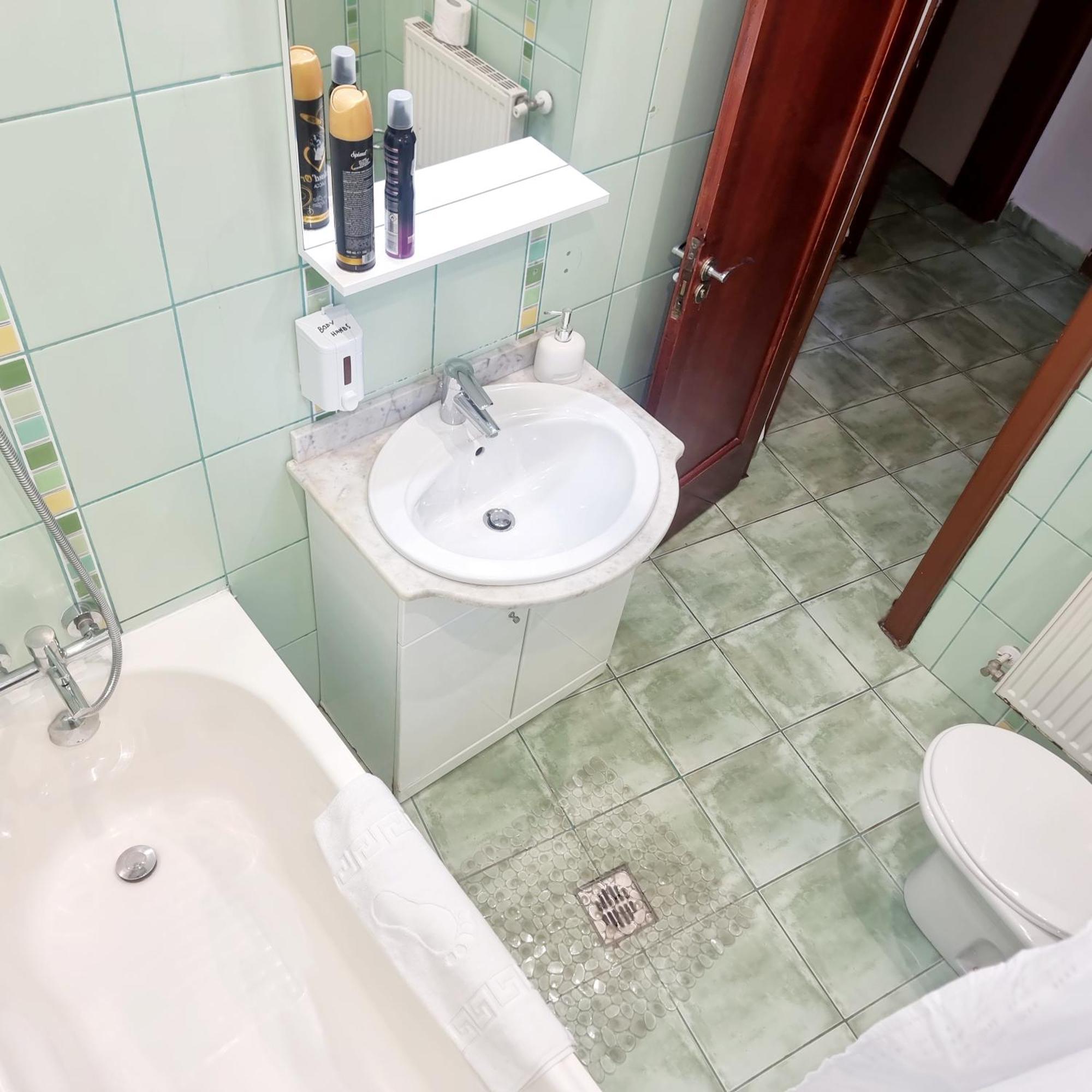 Peaceful Getaway - Generous 3-Bedroom Sanctuary - Close To Historic Old Town בוקרשט מראה חיצוני תמונה